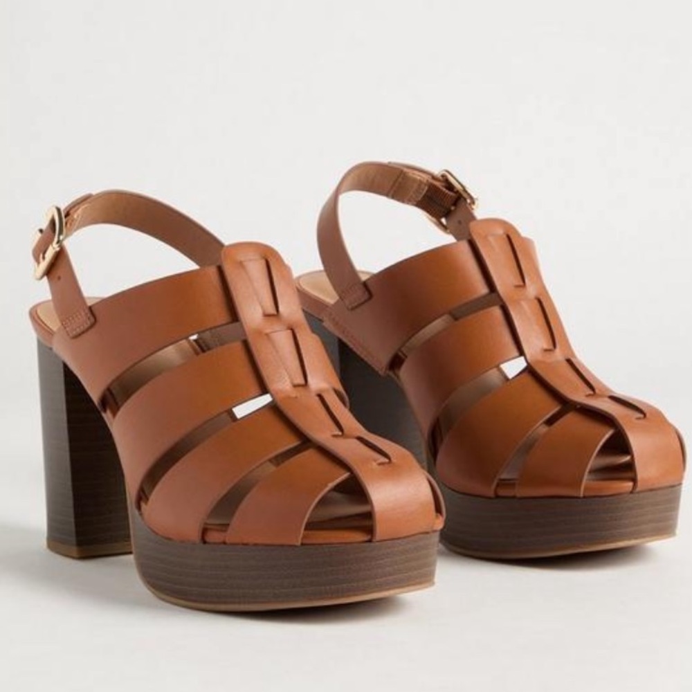 TORRID FISHERMAN BLOCK HEEL SIZE 8